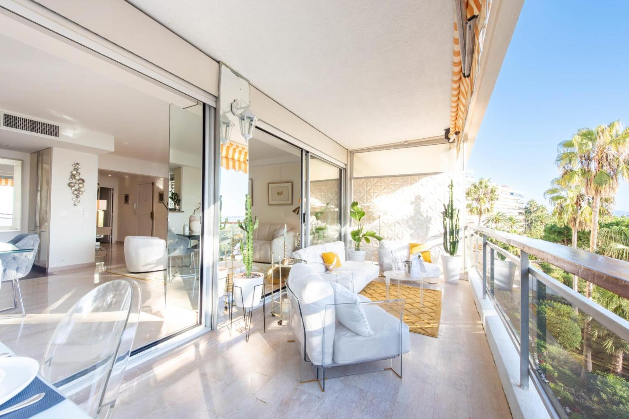 Cote D'azur Sea View Tennis Access Apartment Vallauris